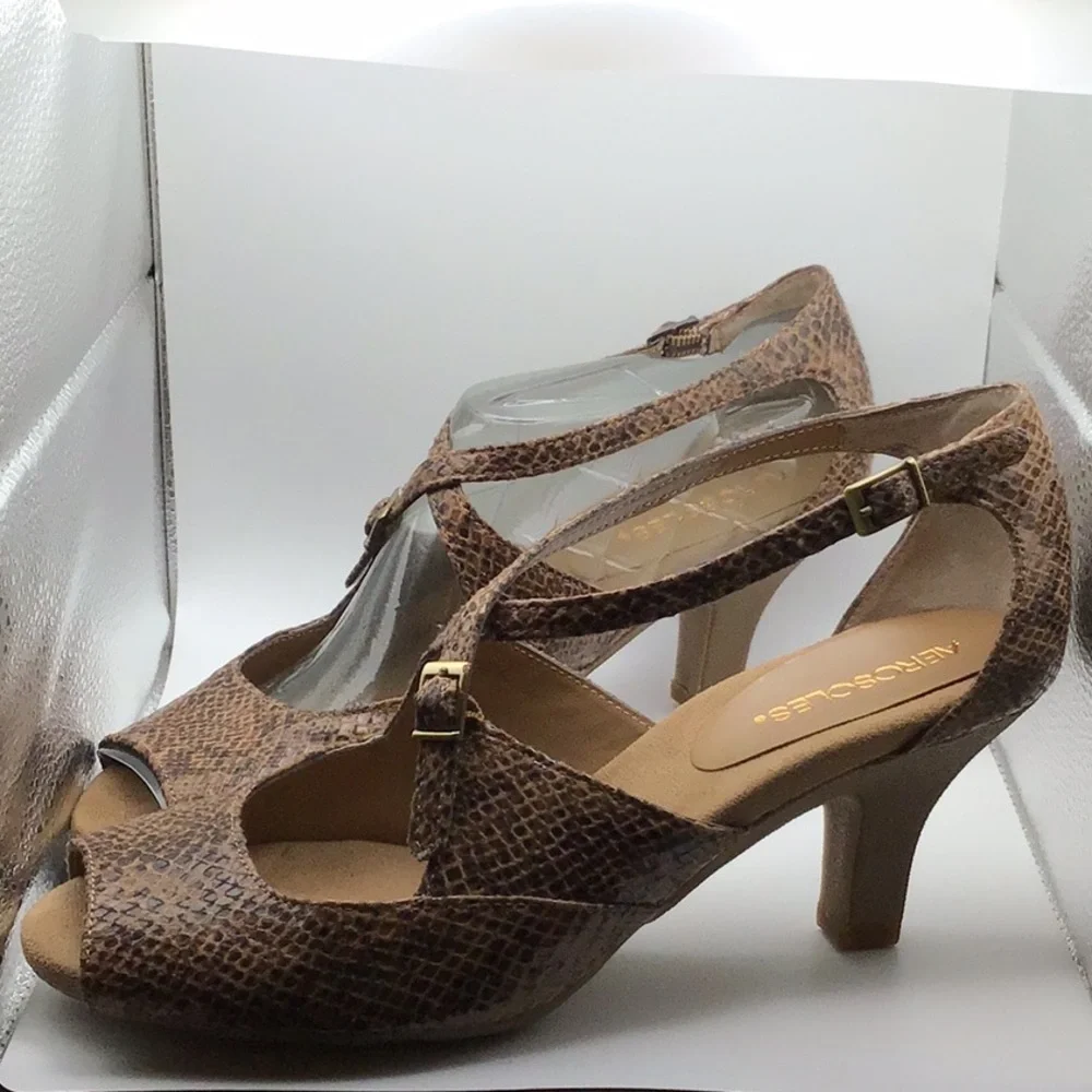 Aerosoles Fax Benefit Open Toed Strappy Heel Tan Snake 8.5 M NWOT
Never Worn - Picture 2 of 5